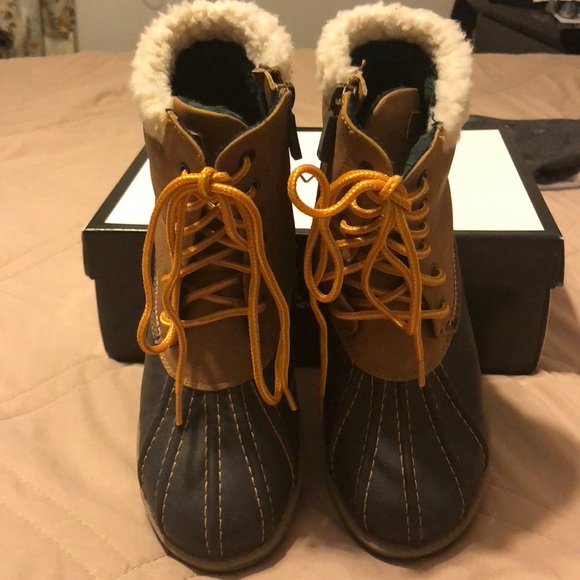 tommy hilfiger girls duck boots